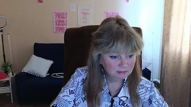 Melania Cook online show from June 2026 04:50:01 AM