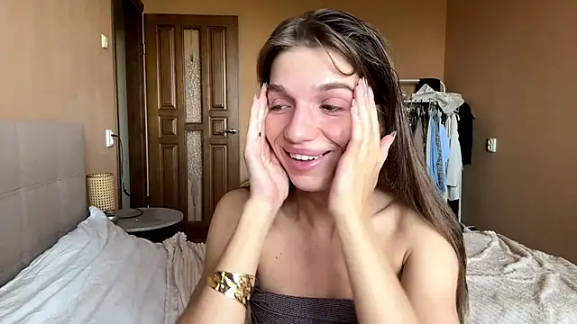 Snapshot of TrishIsaac chatting on June 2026 07:26:02 AM TrishIsaac online show from June 2026 07:26:02 AM