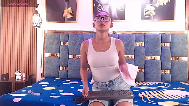 Mia konor06 online show from May 2026 10:57:02 AM