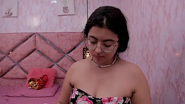 Snapshot of Dolls_Antonella chatting on May 2026 11:27:01 AM Dolls Antonella online show from May 2026 11:27:01 AM