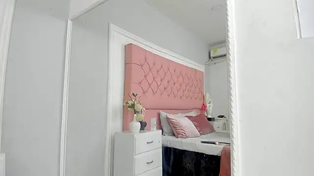 SarahDoll   online show from July 2026 01:51:01 PM