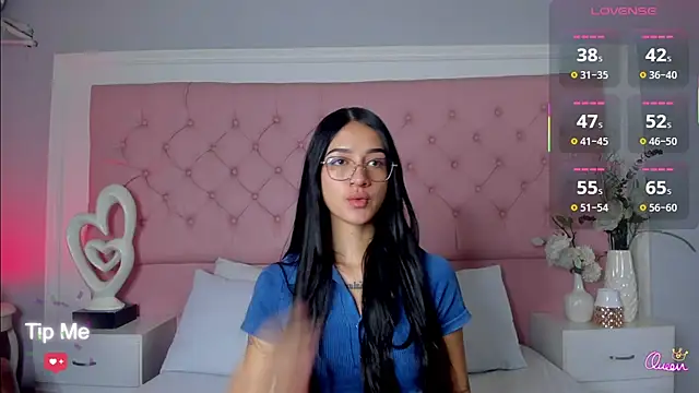 SarahDoll   online show from May 2026 12:20:01 PM
