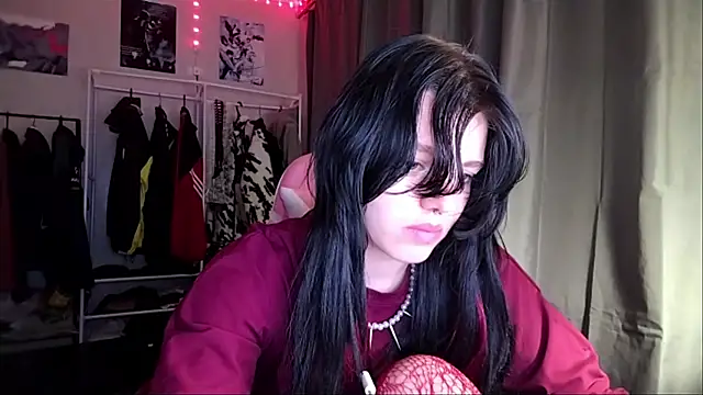 VeIvetLure online show from May 2026 04:23:01 PM