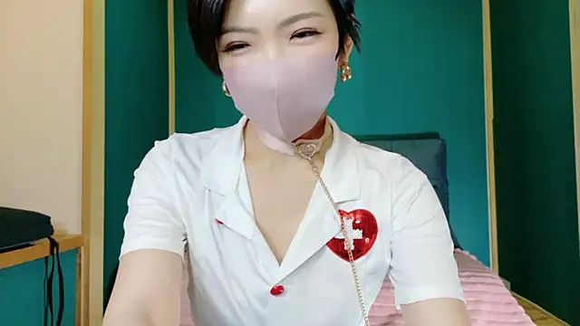 Snapshot of Naomi_00122 chatting on June 2026 10:10:01 PM Naomi 00122 online show from June 2026 10:10:01 PM