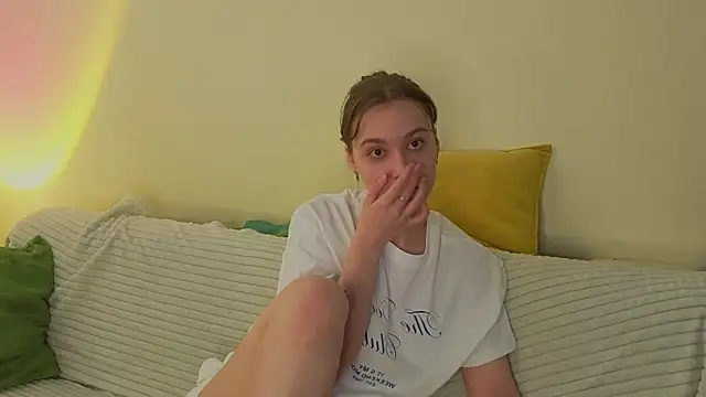 JolieDerringer online show from June 2026 07:31:02 AM