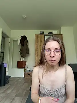 SweetLuna96 online show from May 2026 01:14:01 PM