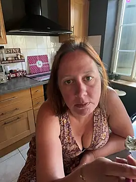 Snapshot of zelda252 chatting on July 2026 11:23:02 AM zelda252 online show from July 2026 11:23:02 AM