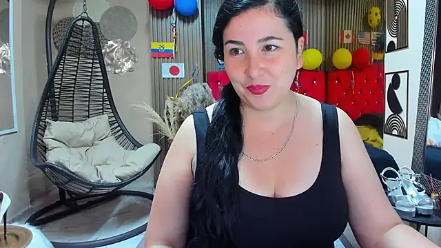 Snapshot of BBWLuxuryMuse chatting on July 2026 11:29:01 AM BBWLuxuryMuse online show from July 2026 11:29:01 AM