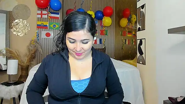 Snapshot of BBWLuxuryMuse chatting on June 2026 12:05:02 PM BBWLuxuryMuse online show from June 2026 12:05:02 PM