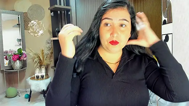 Snapshot of BBWLuxuryMuse chatting on May 2026 11:39:01 AM BBWLuxuryMuse online show from May 2026 11:39:01 AM