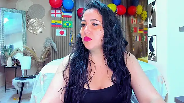 Snapshot of BBWLuxuryMuse chatting on June 2026 11:54:02 AM BBWLuxuryMuse online show from June 2026 11:54:02 AM