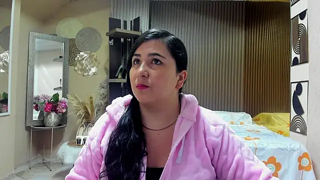 Snapshot of BBWLuxuryMuse chatting on May 2026 11:25:02 AM BBWLuxuryMuse online show from May 2026 11:25:02 AM
