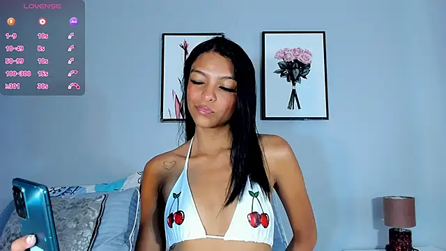 Snapshot of Miaa_ZZ chatting on May 2026 12:24:01 PM Miaa ZZ online show from May 2026 12:24:01 PM