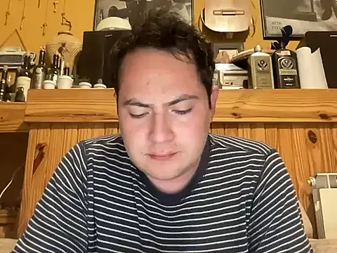 alecsgzz online show from May 2026 12:25:01 AM