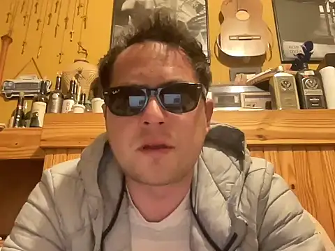 alecsgzz online show from May 2026 10:29:02 PM