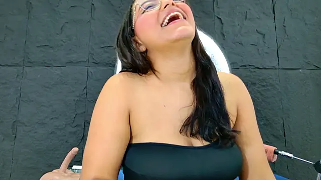 JessiBannkss online show from June 2026 01:00:01 PM