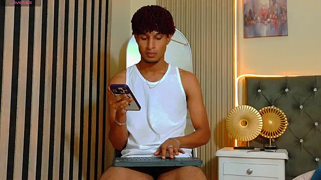 Snapshot of Alex_Bloom chatting on July 2026 07:37:01 PM Alex Bloom online show from July 2026 07:37:01 PM