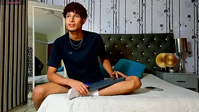 Alex Bloom online show from May 2026 07:21:02 PM