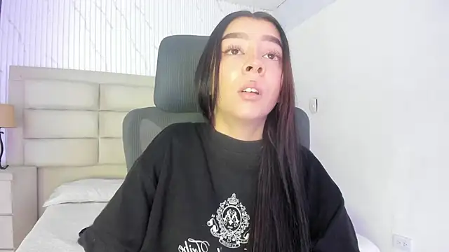 MelCherry online show from June 2026 04:17:01 AM