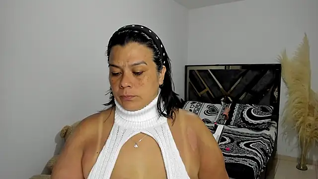 Martina Foxy01 online show from May 2026 11:15:01 AM