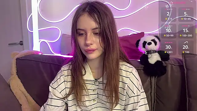 evvaavve online show from June 2026 05:03:04 PM