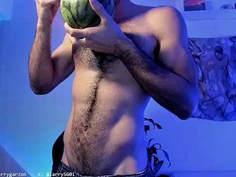 Snapshot of LarryGarzon chatting on June 2026 01:10:02 AM LarryGarzon online show from June 2026 01:10:02 AM
