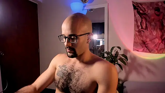 LarryGarzon online show from July 2026 11:00:01 PM