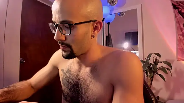 LarryGarzon online show from July 2026 11:34:01 PM