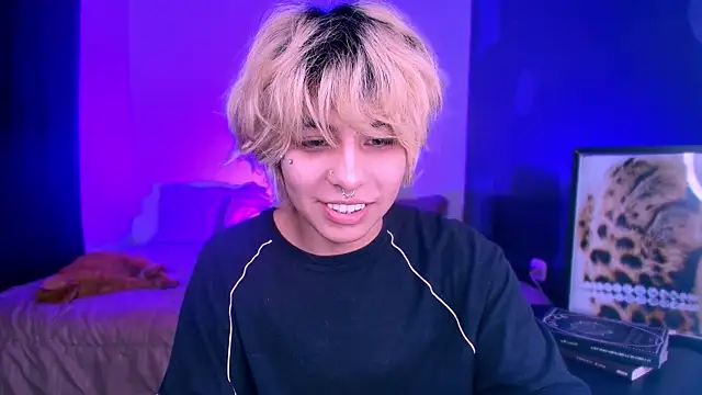 Aronn 44 online show from May 2026 02:45:01 PM