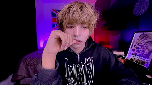 Aronn 44 online show from June 2026 01:38:01 AM