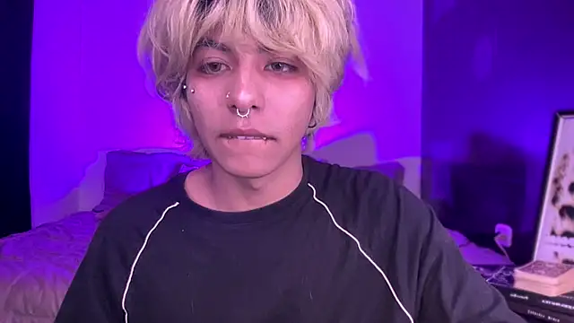 Aronn 44 online show from May 2026 05:10:01 PM