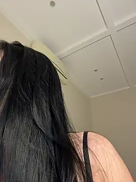 Evaryn online show from June 2026 09:14:01 PM