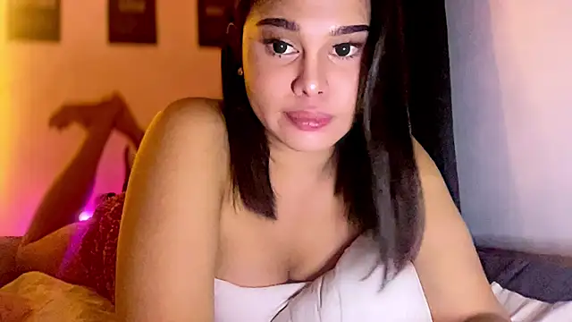 Snapshot of Sassalillyx chatting on May 2026 11:52:01 AM Sassalillyx online show from May 2026 11:52:01 AM