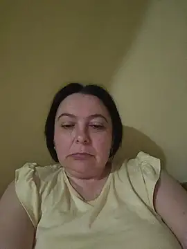 Snapshot of EmmaEmmy40 chatting on May 2026 06:03:02 PM EmmaEmmy40 online show from May 2026 06:03:02 PM