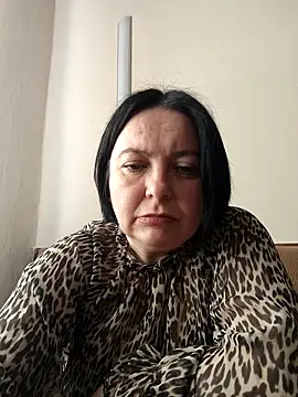 Snapshot of EmmaEmmy40 chatting on May 2026 10:38:02 AM EmmaEmmy40 online show from May 2026 10:38:02 AM