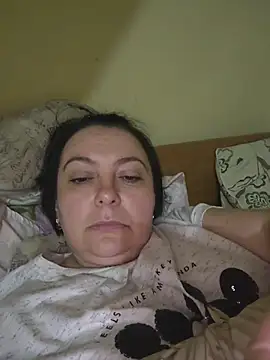 Snapshot of EmmaEmmy40 chatting on June 2026 06:23:01 PM EmmaEmmy40 online show from June 2026 06:23:01 PM