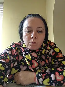 Snapshot of EmmaEmmy40 chatting on June 2026 04:17:02 PM EmmaEmmy40 online show from June 2026 04:17:02 PM