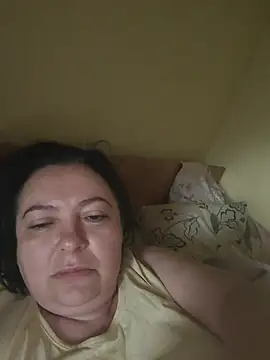 Snapshot of EmmaEmmy40 chatting on May 2026 04:08:02 AM EmmaEmmy40 online show from May 2026 04:08:02 AM