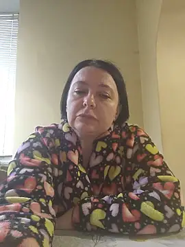 Snapshot of EmmaEmmy40 chatting on June 2026 05:23:02 PM EmmaEmmy40 online show from June 2026 05:23:02 PM