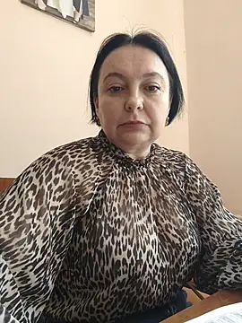 Snapshot of EmmaEmmy40 chatting on June 2026 10:27:01 AM EmmaEmmy40 online show from June 2026 10:27:01 AM
