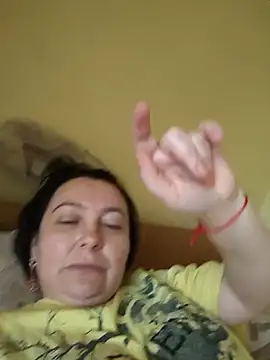 Snapshot of EmmaEmmy40 chatting on May 2026 11:32:02 AM EmmaEmmy40 online show from May 2026 11:32:02 AM