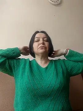 Snapshot of EmmaEmmy40 chatting on May 2026 08:17:01 AM EmmaEmmy40 online show from May 2026 08:17:01 AM