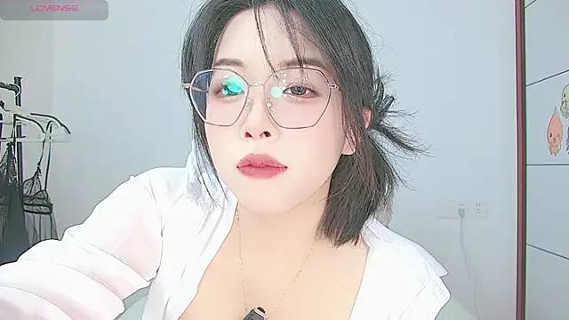 Snapshot of xiaoyu5 chatting on May 2026 04:14:01 PM xiaoyu5 online show from May 2026 04:14:01 PM