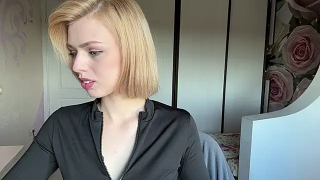 Snapshot of ScarlettRosy chatting on June 2026 04:12:01 AM ScarlettRosy online show from June 2026 04:12:01 AM