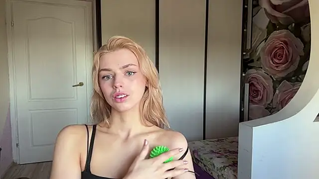 Snapshot of ScarlettRosy chatting on May 2026 03:47:02 AM ScarlettRosy online show from May 2026 03:47:02 AM