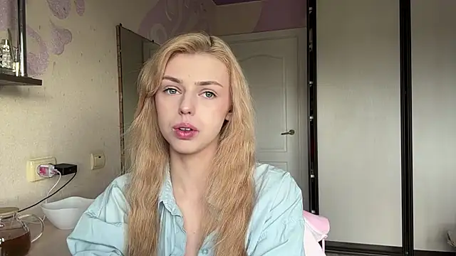 Snapshot of ScarlettRosy chatting on May 2026 04:07:01 AM ScarlettRosy online show from May 2026 04:07:01 AM