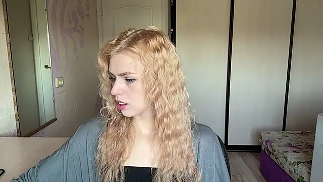 Snapshot of ScarlettRosy chatting on May 2026 04:23:01 AM ScarlettRosy online show from May 2026 04:23:01 AM