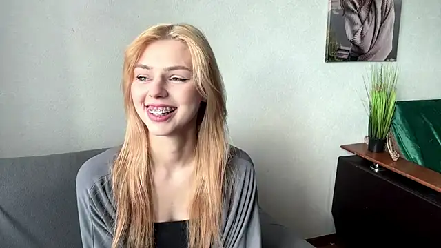 Snapshot of ScarlettRosy chatting on May 2026 04:09:02 AM ScarlettRosy online show from May 2026 04:09:02 AM