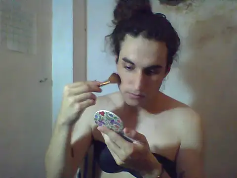 LaCuerva online show from May 2026 08:05:01 PM