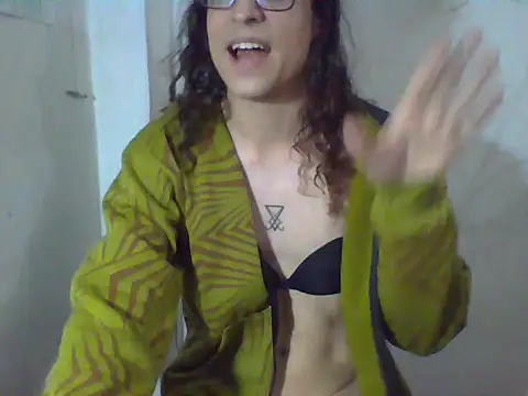 LaCuerva online show from May 2026 08:22:01 PM